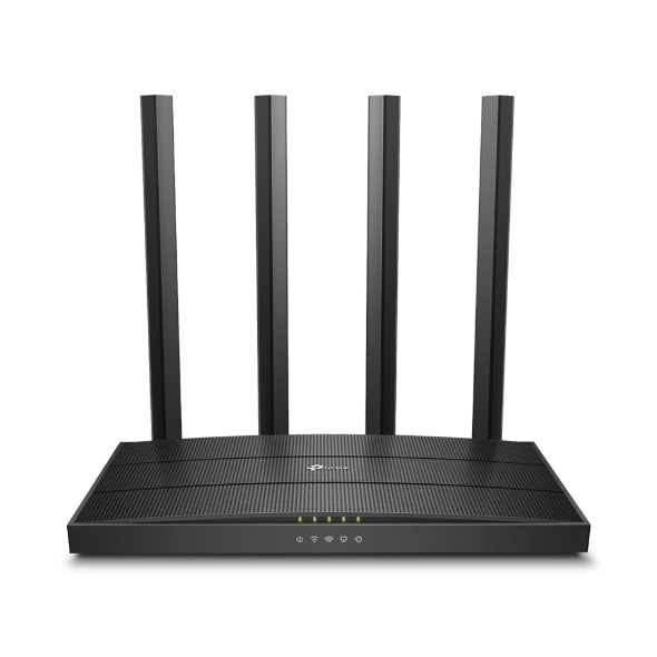 Compact wifi router with four antennas